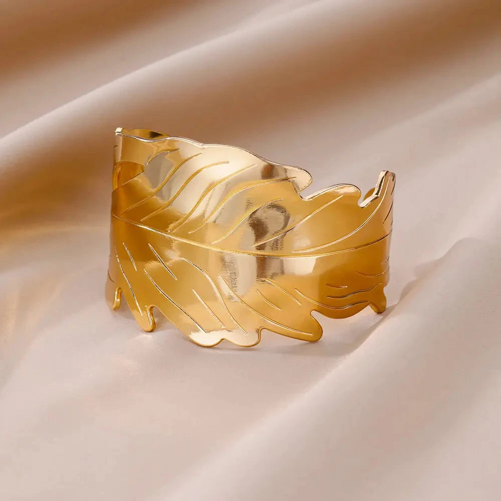 Exquisite Gold Bracelet