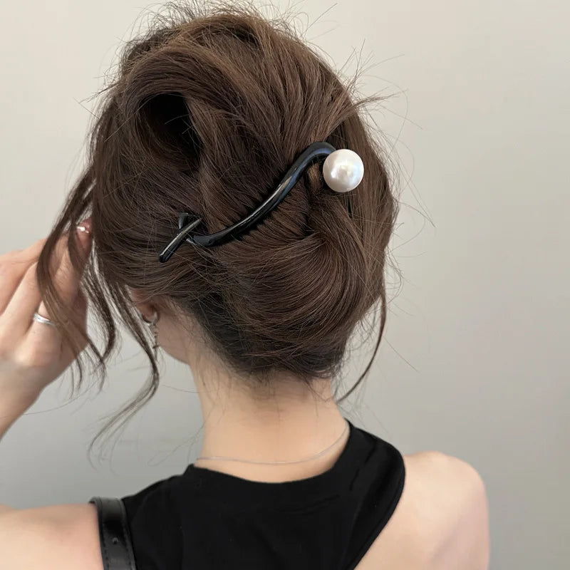 Twist Pearl Hair Clip