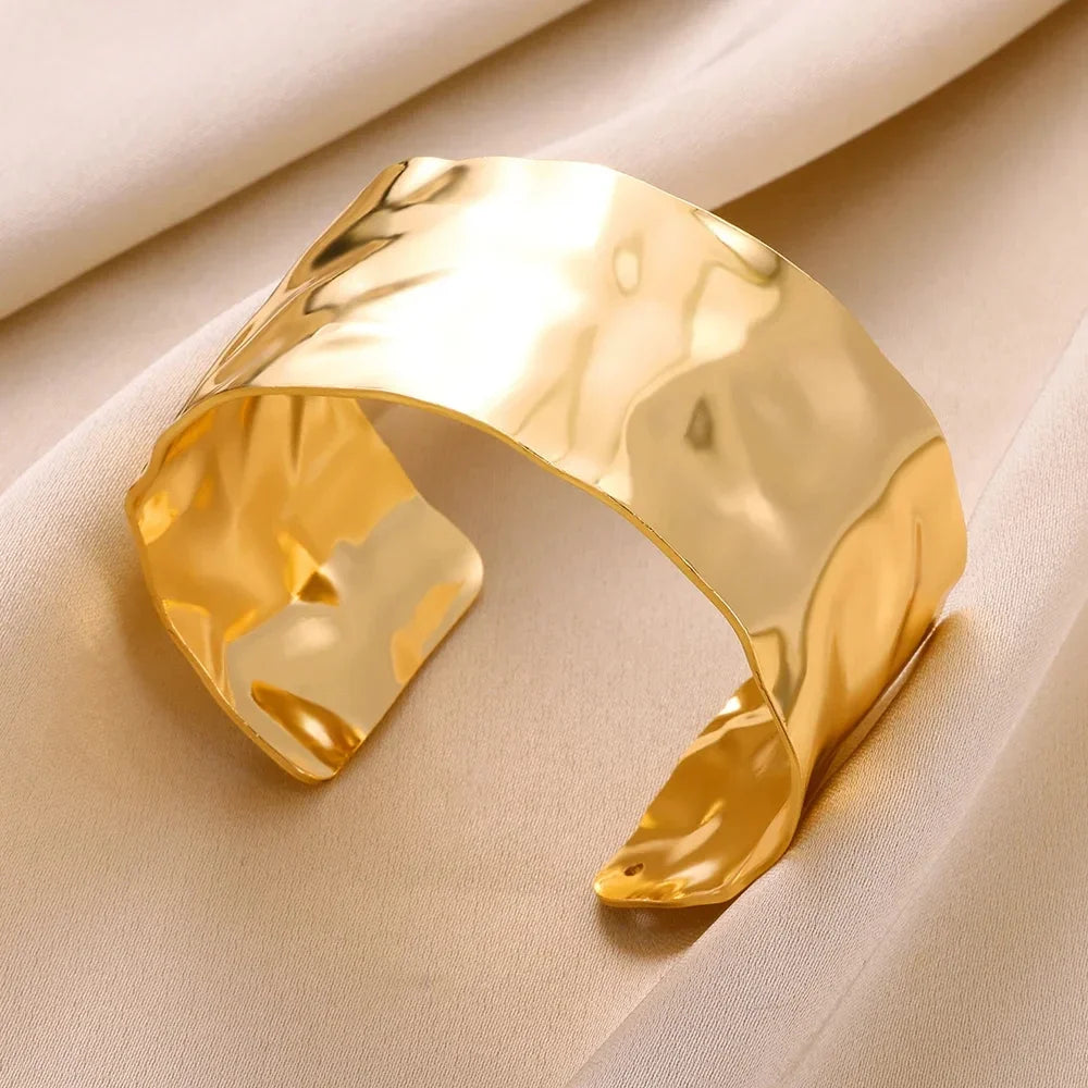 Exquisite Gold Bracelet
