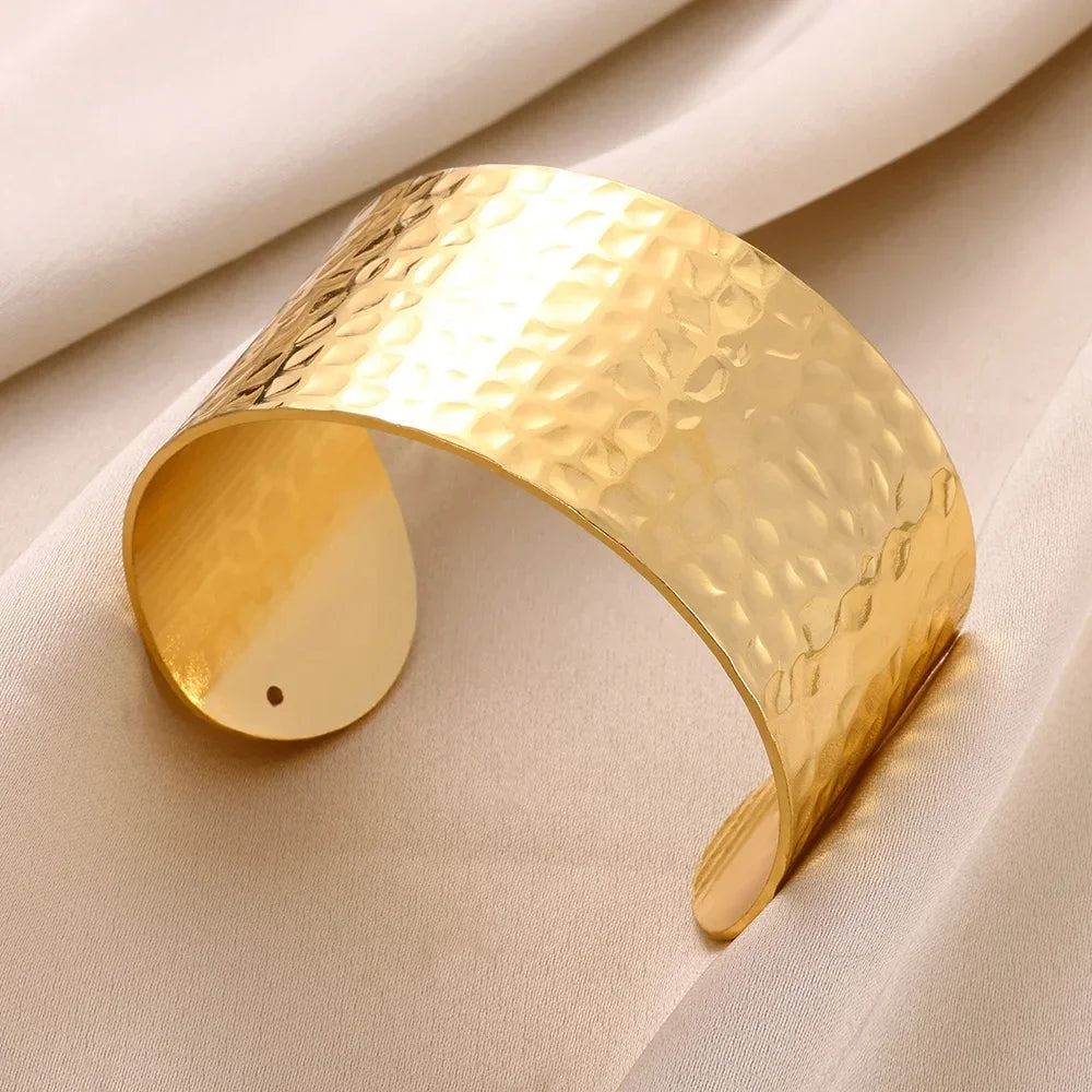 Exquisite Gold Bracelet